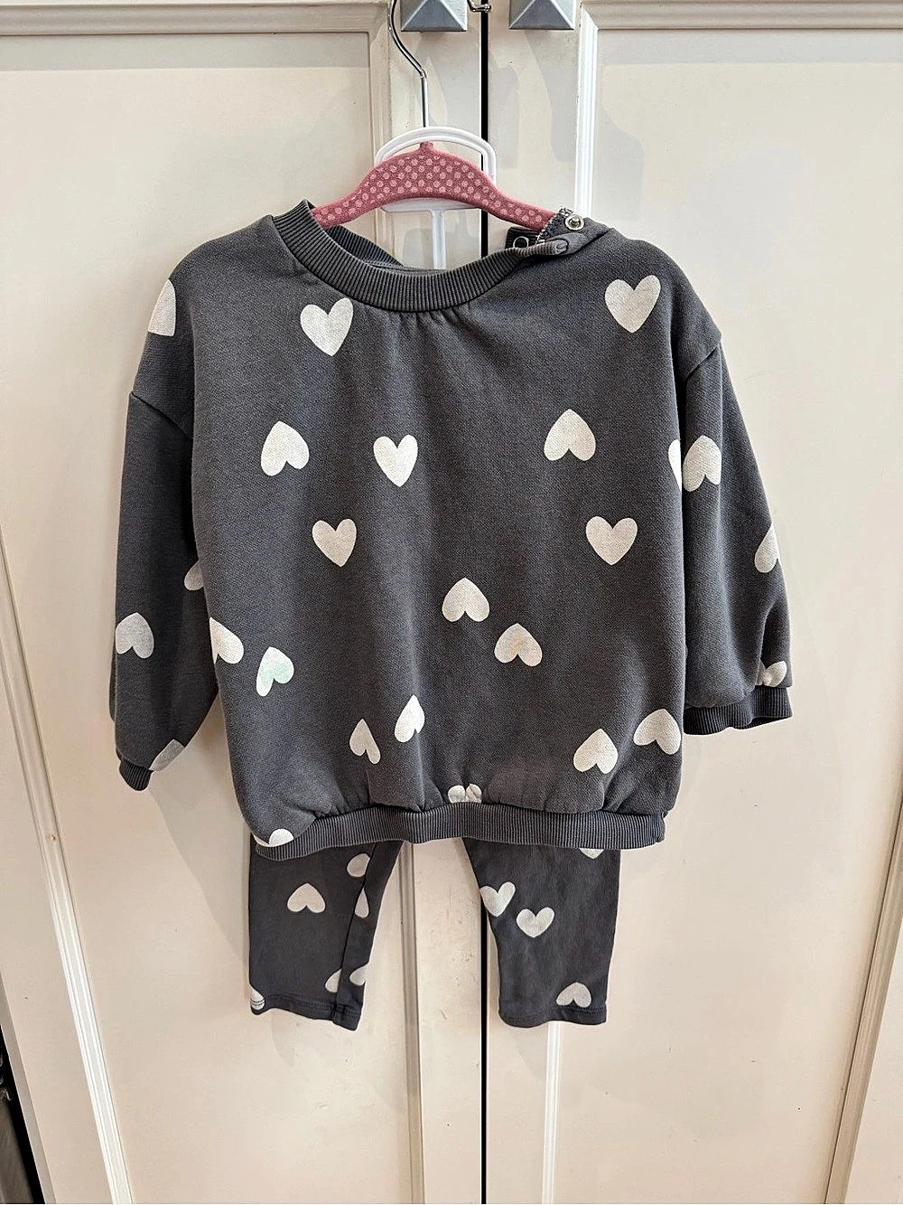 H&M Kids Heart Print Sweatshirt and Pants Set Girls 18-24m Gray & White